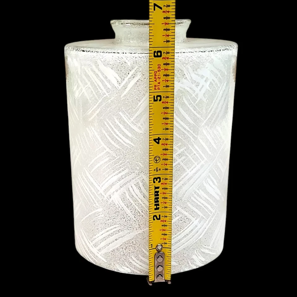 Westinghouse MCM Colgante Pantalla de Luz 6" Alto 4.75" Diámetro Apertura Superior 2.25" Foto 2 de 4