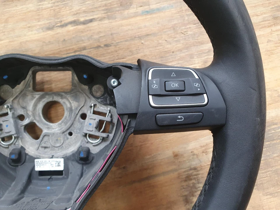 VOLKSWAGEN GOLF VOLANTE CUERO, ESTÁNDAR, TIPO CAMBIO SIN PALETA, GEN 6,  Foto 3 de 4