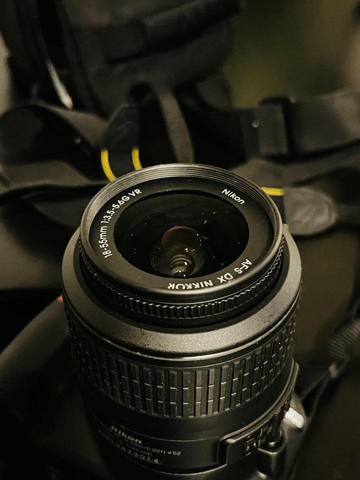 Nikon D3100 Digital SLR Camera with 18-55mm VR Lens Complete Kit - Image 4 of 4