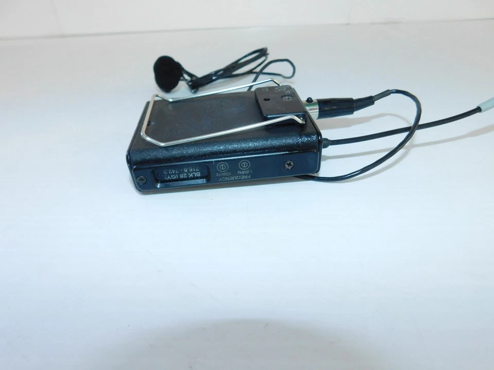 LECTROSONICS UM100 LECTRO UM100 UHF BLOCK 28 (LSB40) - Image 3 of 4