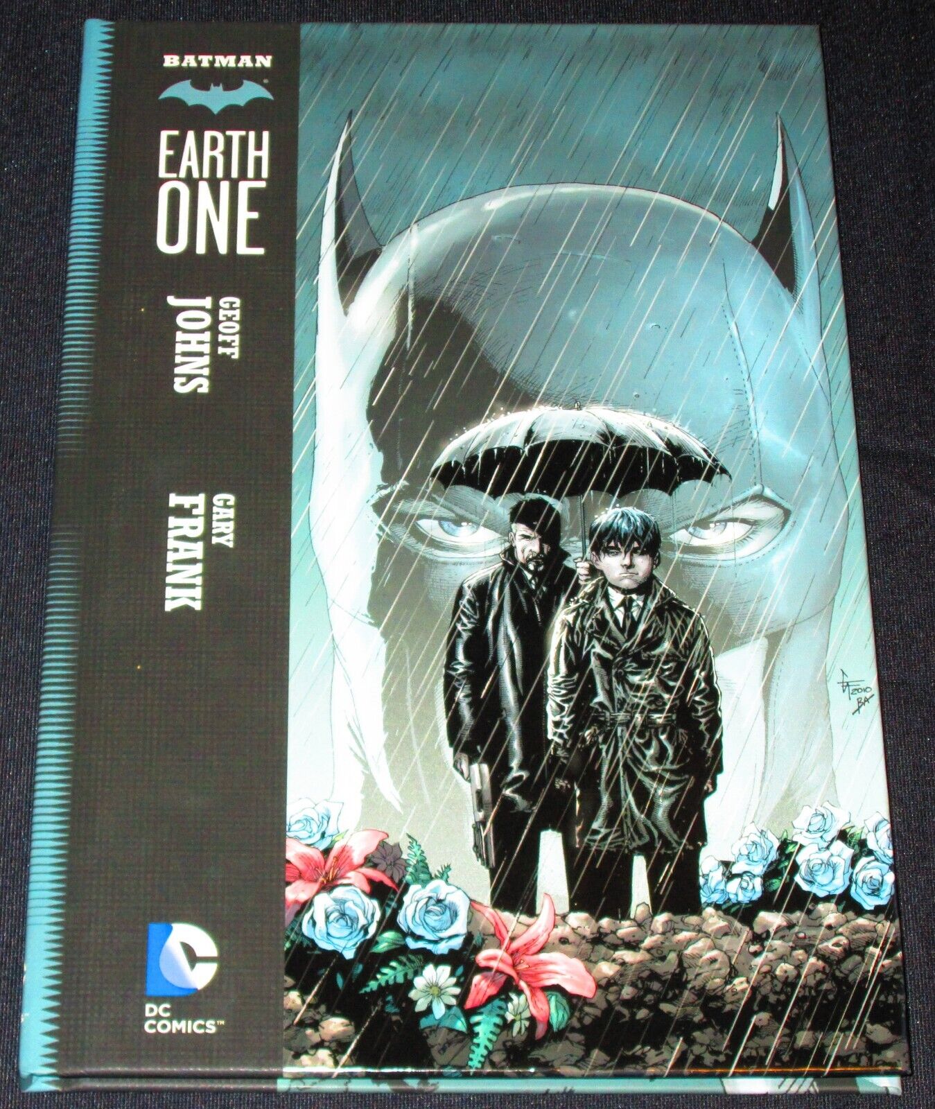 BATMAN: EARTH ONE Volume 1 [DC 2012, 1st Printing, Hardcover] NEW!