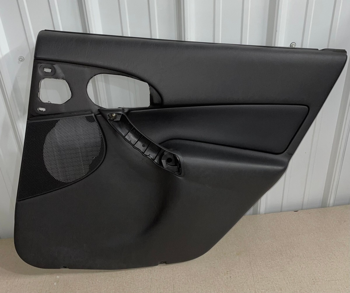 00 01 02 03 04 FORD FOCUS 4 DR DARK CHARCOAL RH REAR POWER
