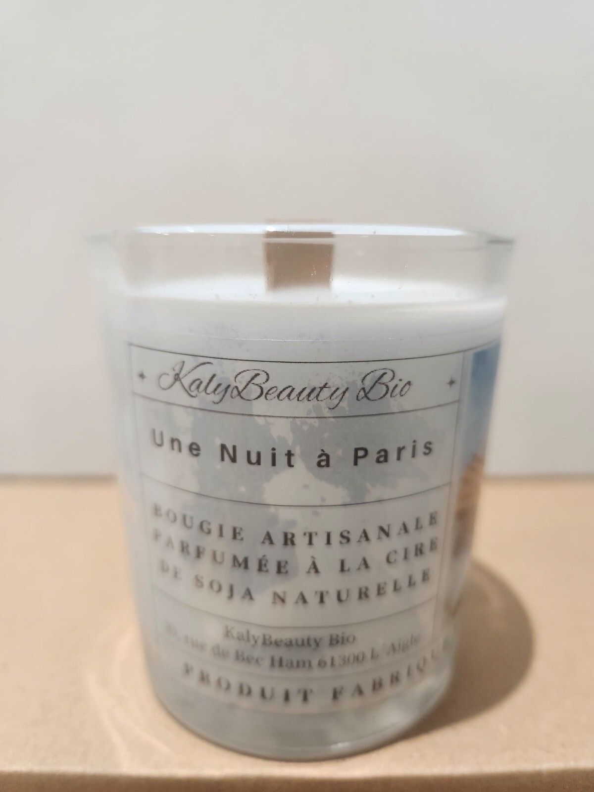 Bougie Une Nuit À Paris 200ml, écrin de verre et parfum de Grasse