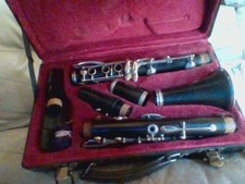 accent clarinet with 2 mouth pieces and and hard case