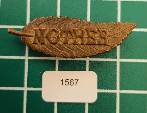 WW1 "Mother"  Brooch to show they had a son serving  EB-1567