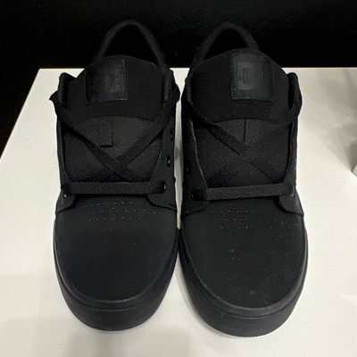 DC Shoes Men's Black Skateboarding Skate Shoes Low-Top Size 11