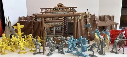 HUGE Vintage Lot 1960's MARX FORT APACHE & US CALVARY PLAYSET Parts #3680