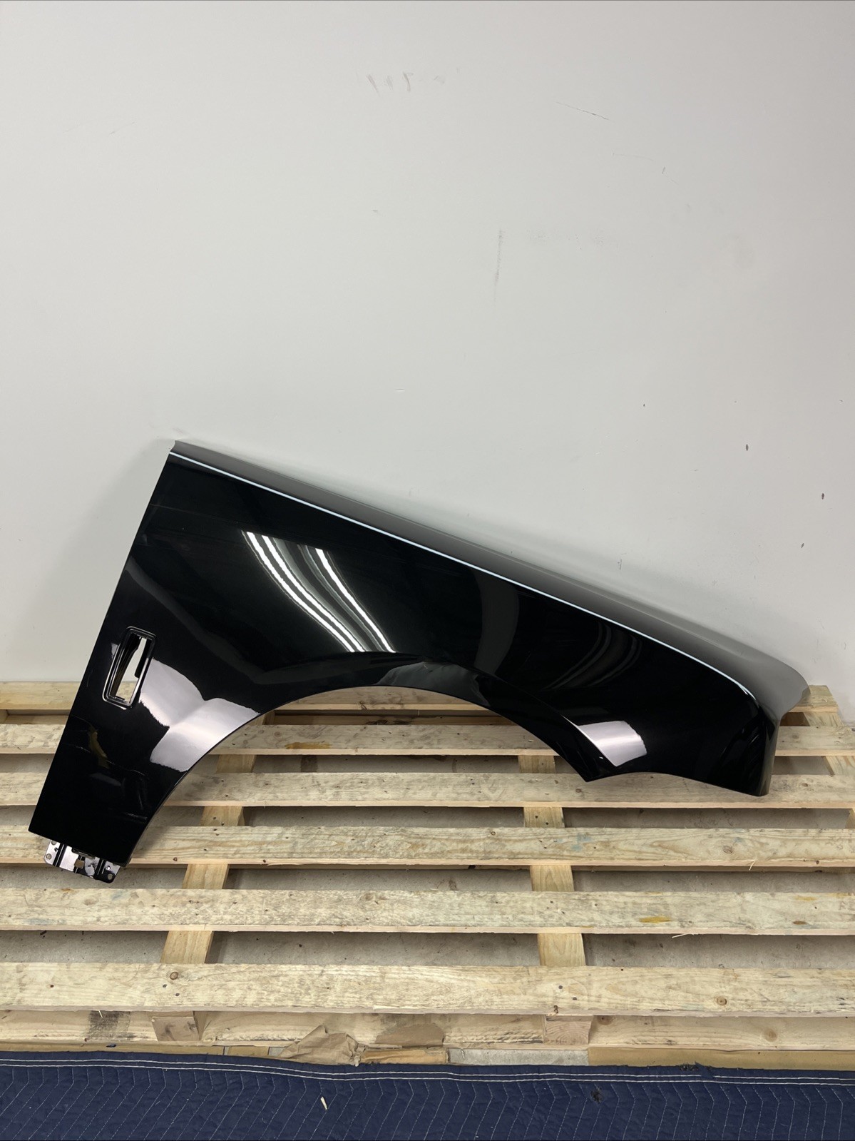 ROLLS ROYCE CULLINAN FENDER Right 2019-2026 BLACK 41359633689 OEM