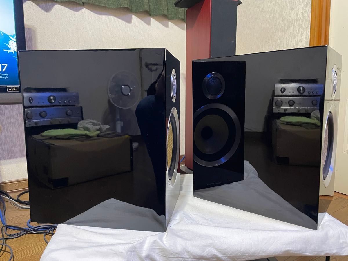 Bowers and Wilkins B&W CM5 S2 MR Bookshelf Speakers pairs Bowers and Wilkins B&W CM5 S2 MR Bookshelf Speakers pairs