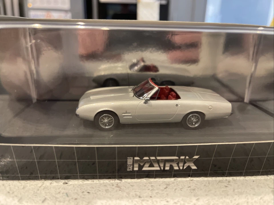 Matrix 1/43 Scale MX10701-031 - 1966 Ghia 450SS Convertible - Silver - Image 4 of 4