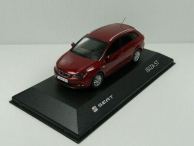 SEA31 Voiture 1/43 SEAT dealer models FISCHER : Ibiza ST break
