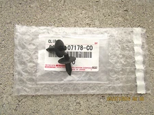 07-15 TOYOTA FJ CRUISER SET OF 2 INTERIOR DOOR PANEL TRIM BOARD CLIP NEW 07178C0