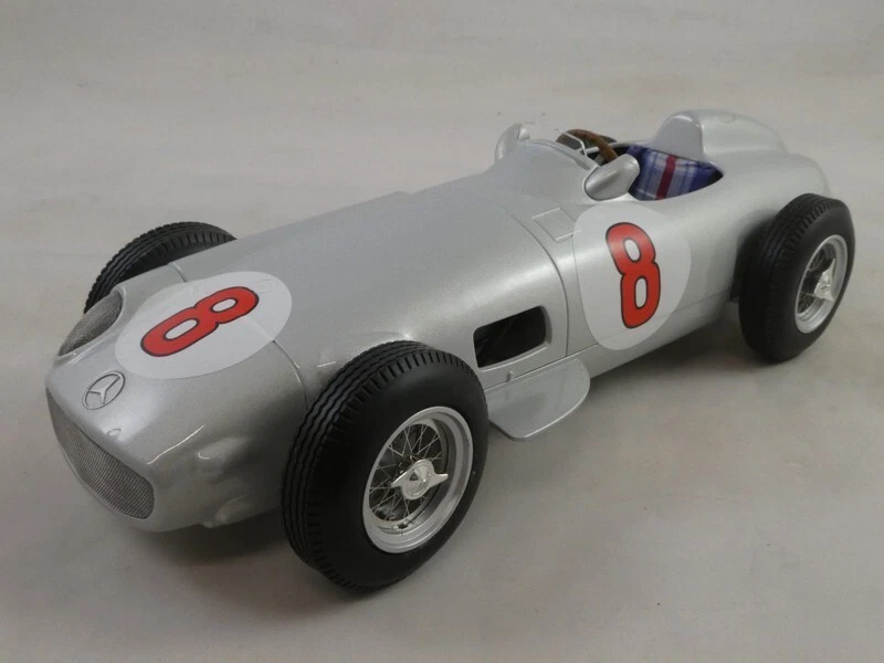 Werk83 Mercedes W196 #8 J.M. Fangio World Champion 1955 Dutch GP 1/18 W1801803 - Immagine 2 di 3