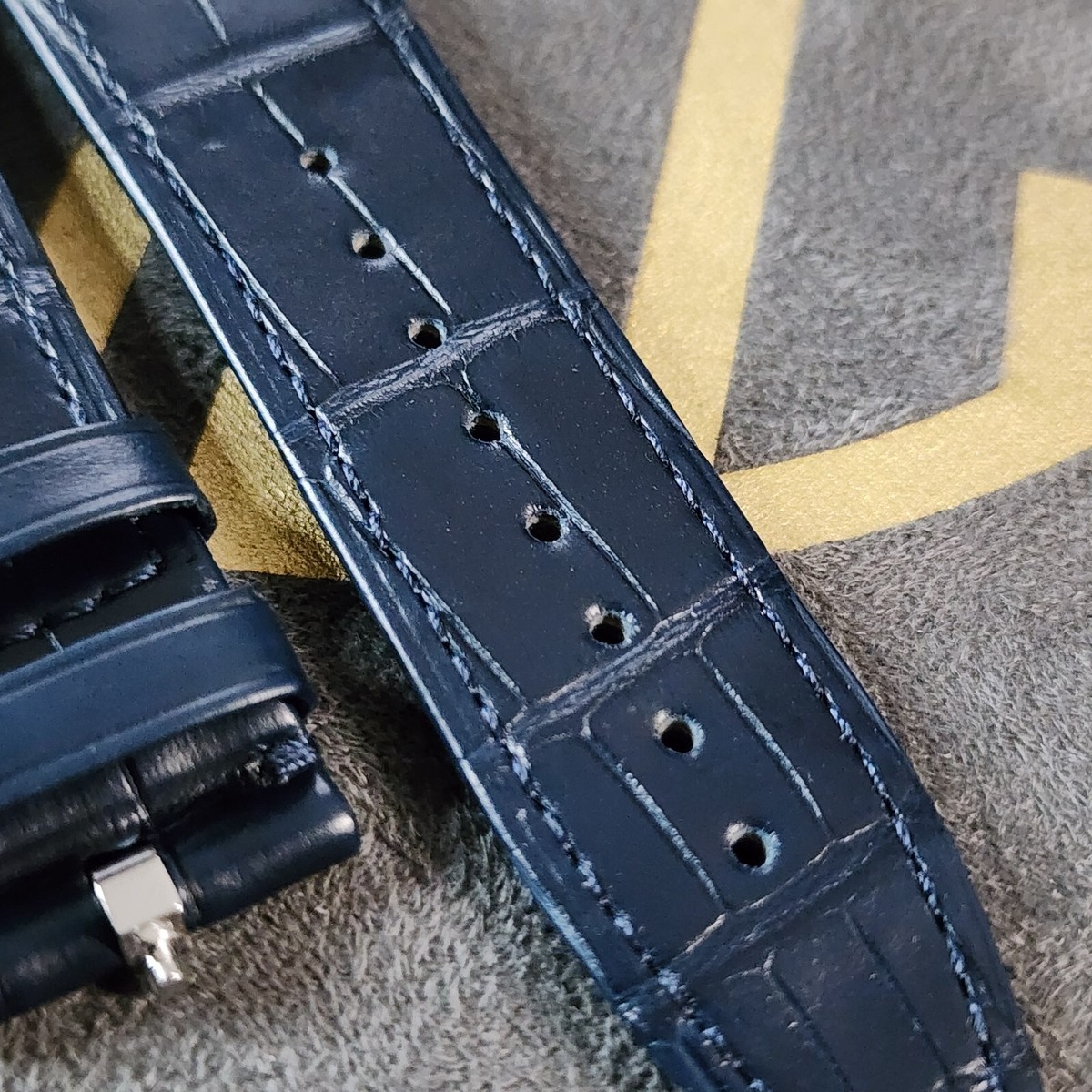 NEW VACHERON CONSTANTIN BLUE ALLIGATOR LEATHER STRAP OVERSEAS