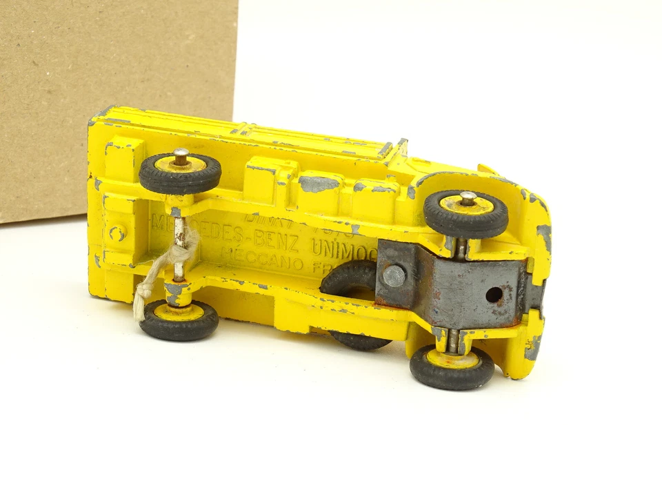 Dinky Toys France SB 1/43 - Mercedes Unimog amarillo Foto 3 de 3