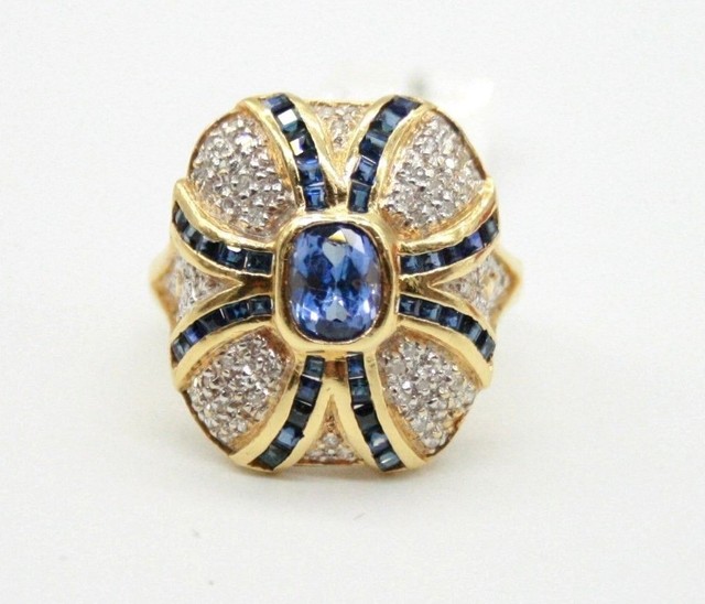 VINTAGE LADIES 18K YELLOW GOLD COCKTAIL RING WITH SAPPHIRE & DIAMONDS