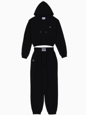 LE SSERAFIM×epine Top and Bottom Sweatshirt Setup Color Black FREE