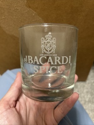  BACARDI  RUM SPICE  LOGO GLASS  3.5'' ROUND GLASS NICE ONE 1996 DATED