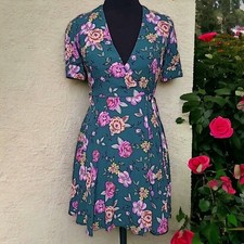 Gianni Bini Flare A-Line Dress Wrap Small Short Sleeve Green Floral