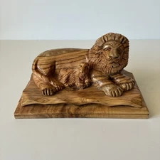 Hand Carved Lion And The Lamb Olive Wood Figure Statue Hand Carved Holy Land