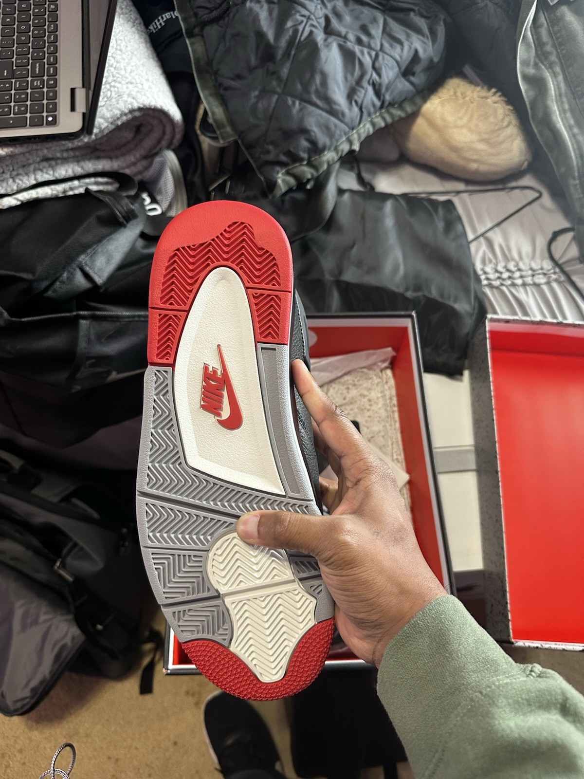 Nike Air Jordan 4 Men's Size 11 Retro Bred Reimagined 2024 thumbnail 5