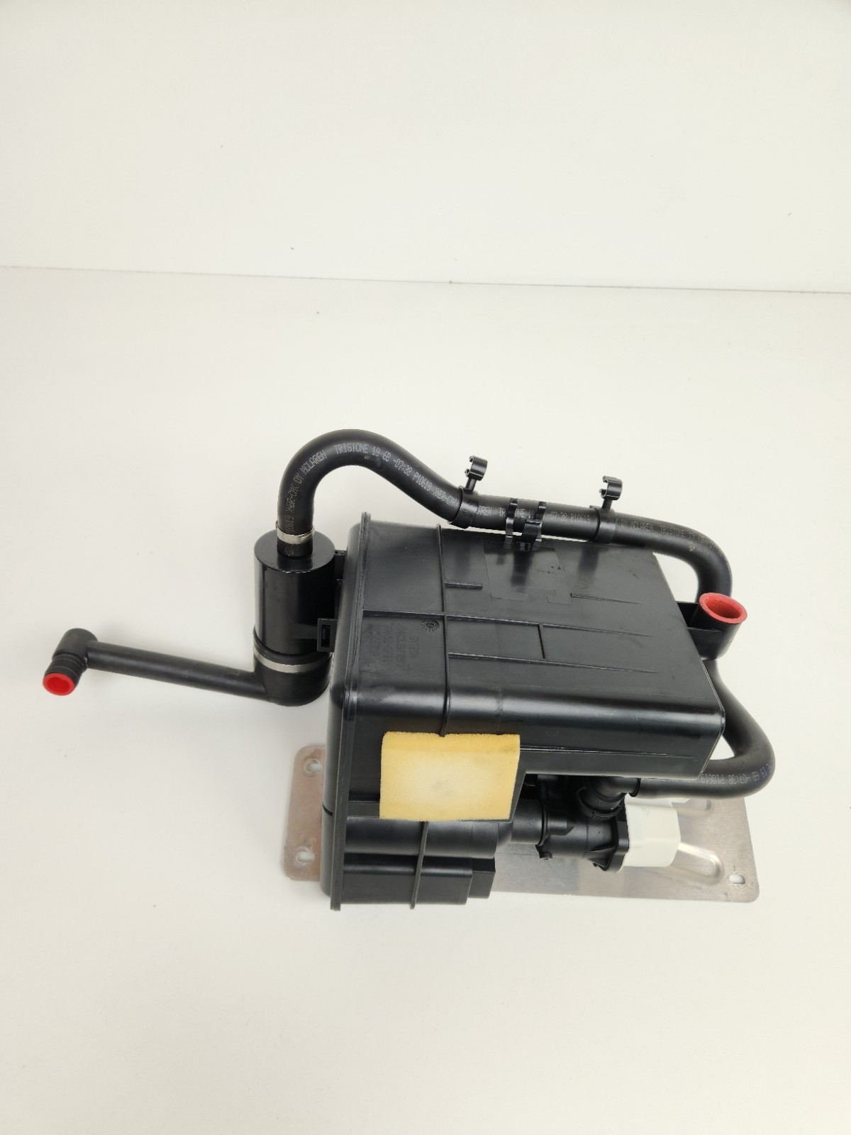 2015-2016 MCLAREN 650S SPIDER FUEL VAPOR EVAPORATOR CHARCOAL CANISTER W FILTER