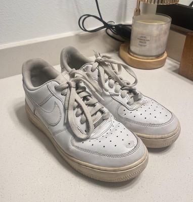Nike Air Force 1 Woman s White Leather Low Top Lace Up Athletic Sneakers