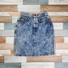 Vintage Chic Made in USA Acid Washed 90s Pocketed Denim Skirt Sz 24