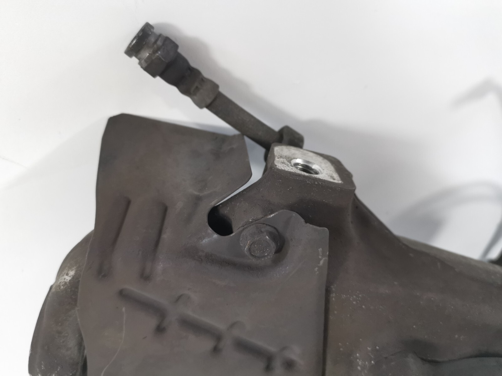 14-19 MASERATI QUATTROPORTE S Q4 FRONT LEFT DRIVER SIDE SPINDLE KNUCKLE HUB
