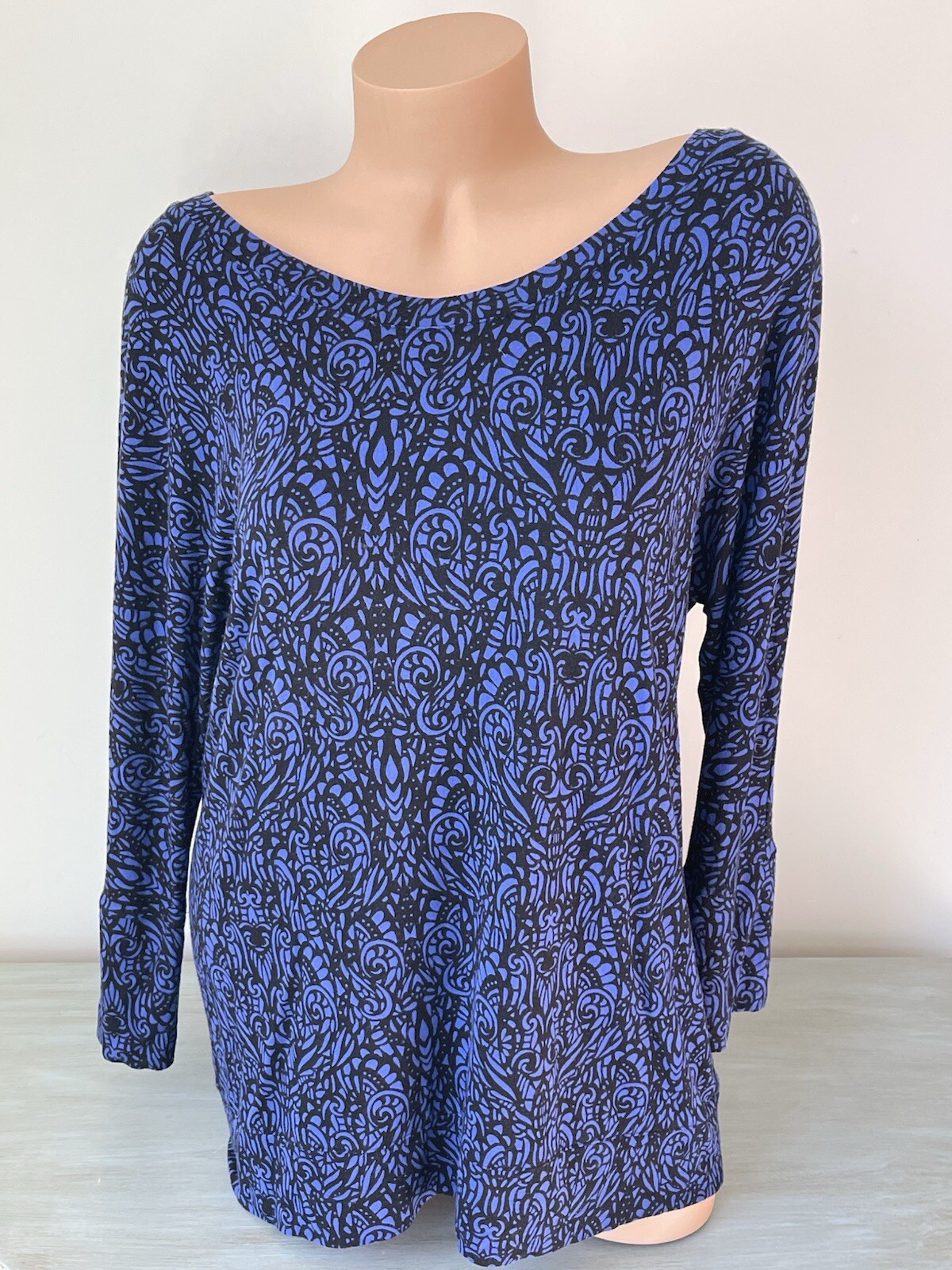 Soma Top Women's XL Long Sleeve Loose Fit Black Blue Pattern Criss Cross Back