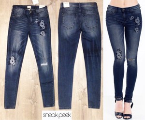 Sneak peek jeans