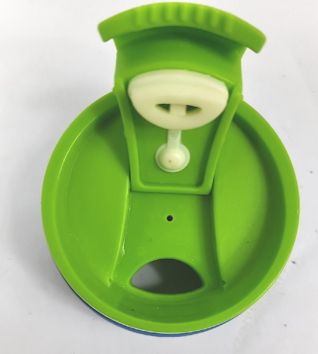 Cool Gear Solid Blue/Green 16 oz Plastic Water Bottle with Locking Sip Closure.