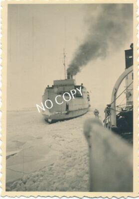Foto WKII Mienen Schiff Schwerin der Kriegsmarine auf See im Norden  E1.35