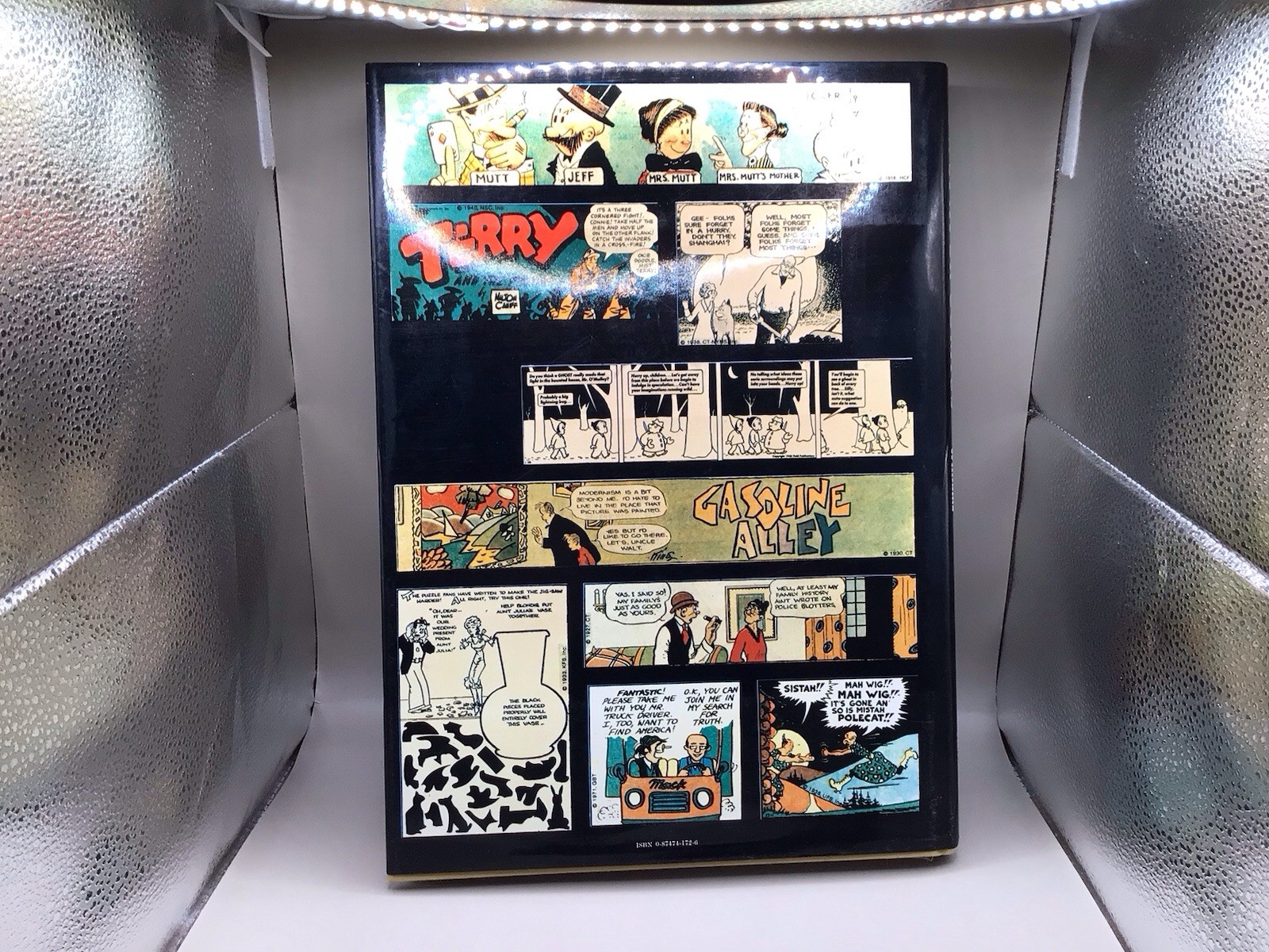 The Smithsonian Collection of Newspaper Comics 1977 Hardcover w/ Dust Jacket vtg