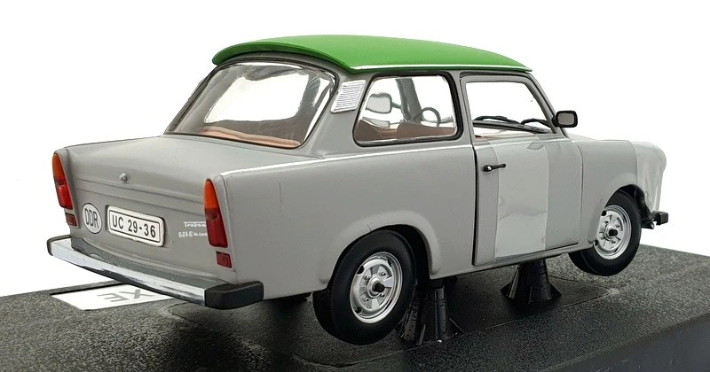 Sun Star 1/18 Scale 4284 - Trabant 601 Deluxe - Grey/Green - Bild 2 von 4