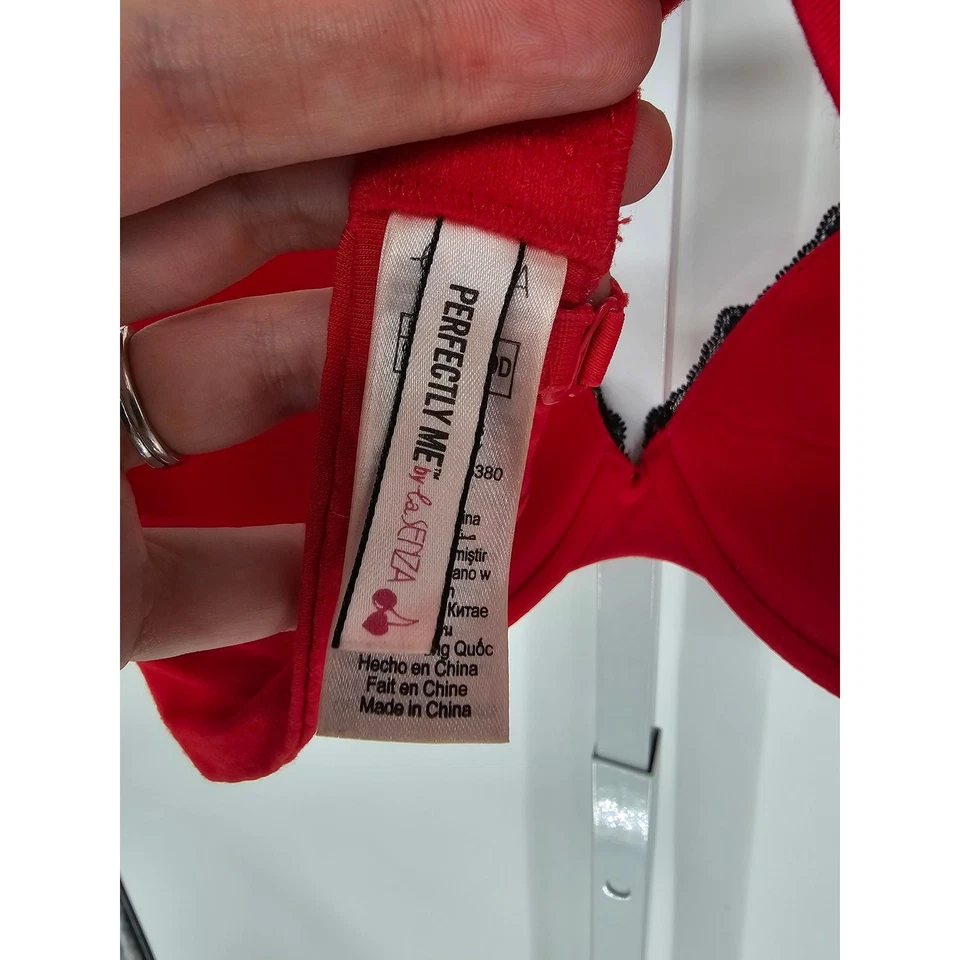 Sujetador Camiseta Y2K Perfectly Me by la Senza Talla 34DD T Rojo con Borde de Encaje Negro Foto 4 de 4