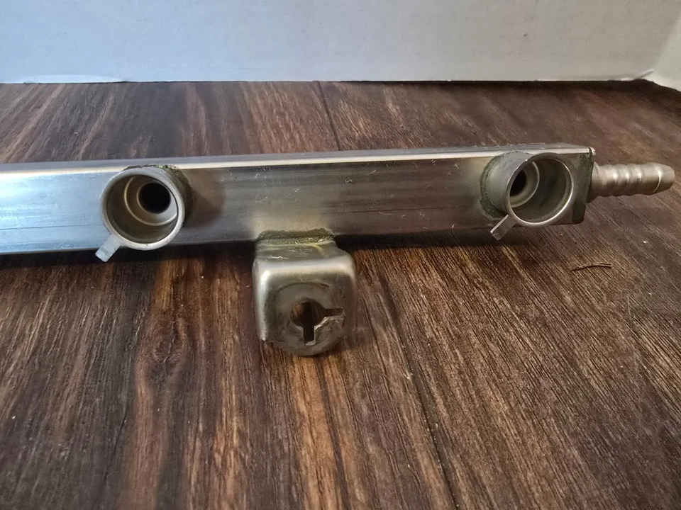 Volkswagen Jetta 2005-2014 2,5 L - Juego de inyectores de combustible riel de combustible OEM Foto 3 de 4