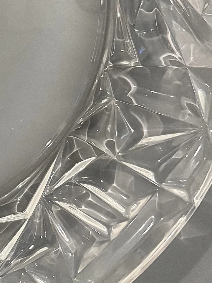 "Plato de cena de 12"" de vidrio soplado corte roca firmado por Tiffany & Co" Foto 2 de 4