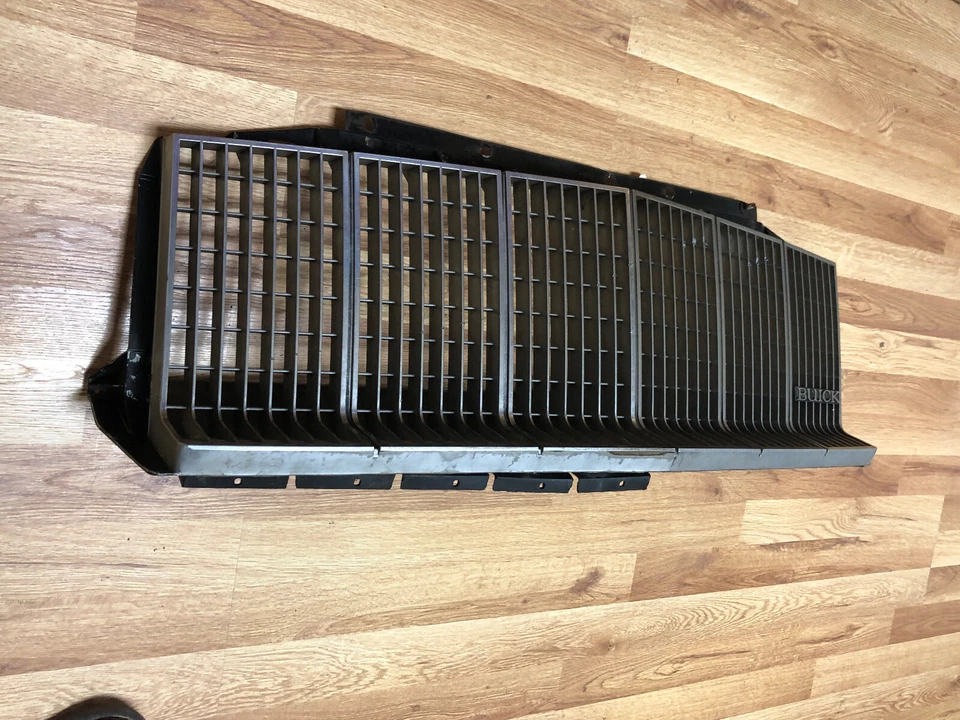 Buick Electra, Park Avenue, LeSabre: 1980, 1981, 1982 - 1990, Grille Assemby Foto 3 de 4