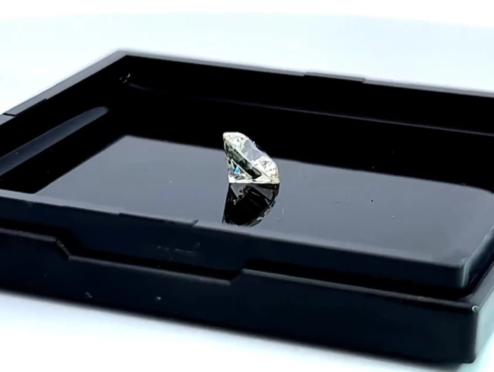 2.05ct Round Brilliant Cut Diamond, M color / SI1 clarity - Image 3 of 4