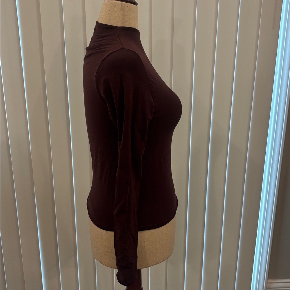 Fabletics size medium double lined mock neck long… - image 6