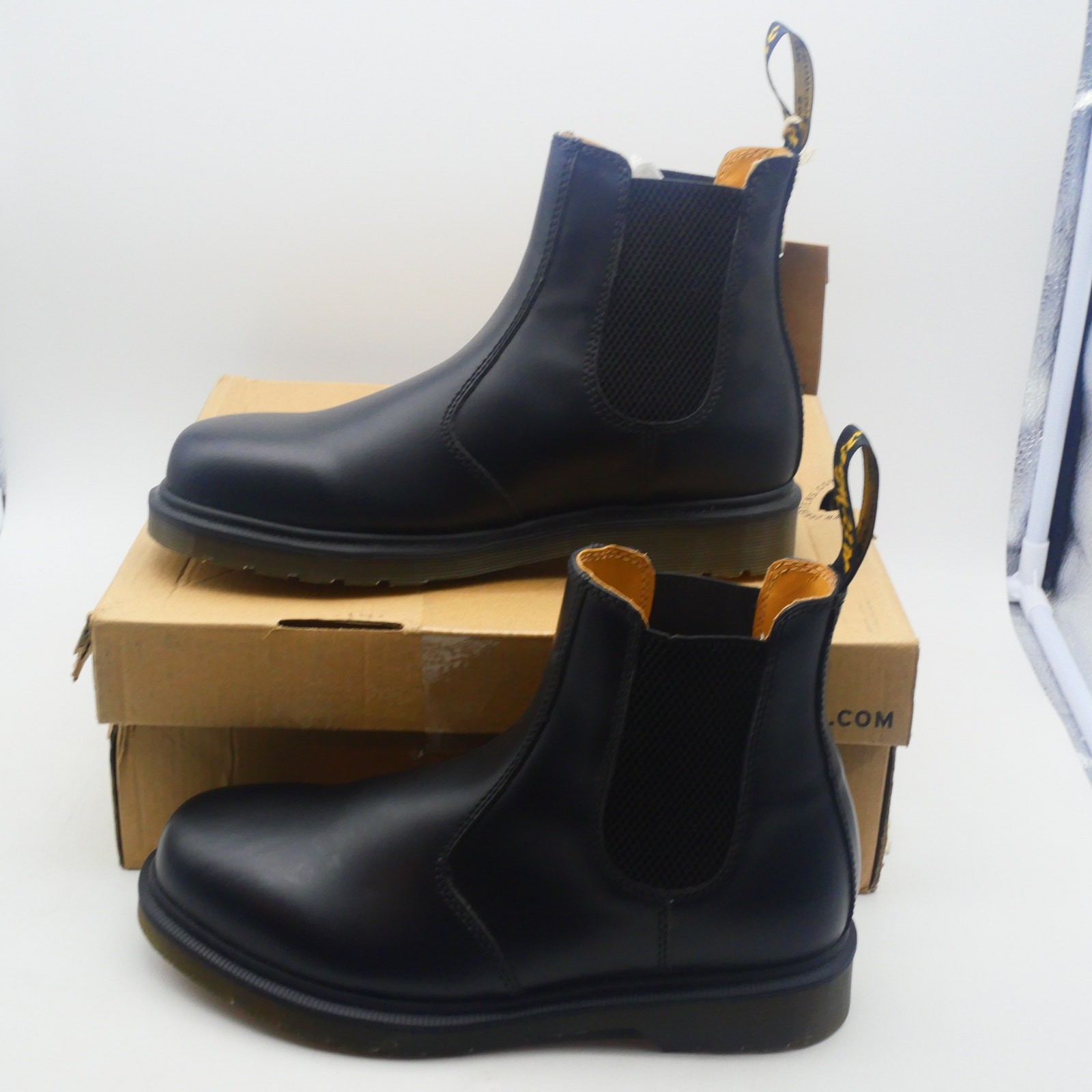NEW Doc Dr. Martens Black 2976 Chelsea Boots Black Leather Men's 8 thumbnail 2