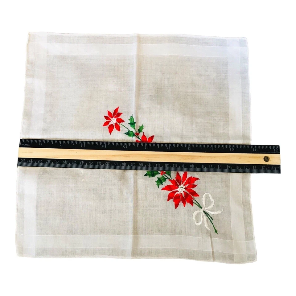Pañuelo bordado de Navidad de colección Poinsettia Hankie lino Suiza Foto 4 de 4