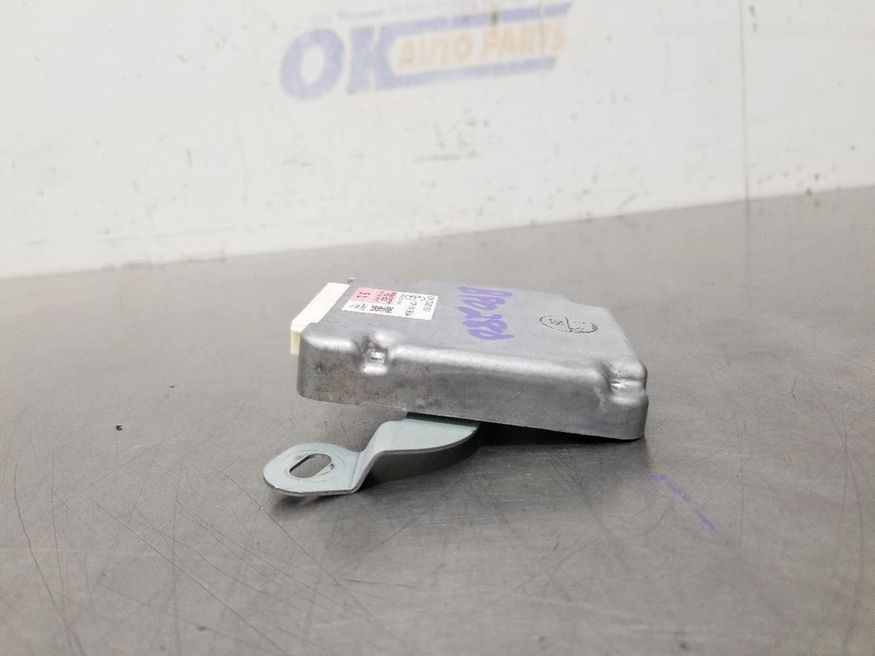 18 2018 丰田 RAV 4 球杆预碰撞系统控制模块 8150-0R011 — 第 4/4 张图片