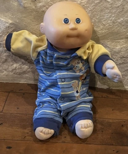 Cabbage Patch Kids  1989 With Outfit !