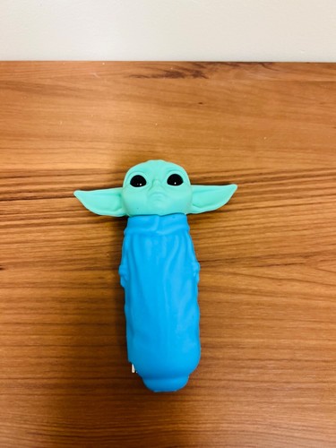 Pipa de mano para fumar de silicona Baby Yoda con cuenco de vidrio y herramienta de limpieza envío gratuito - Imagen 1 de 2