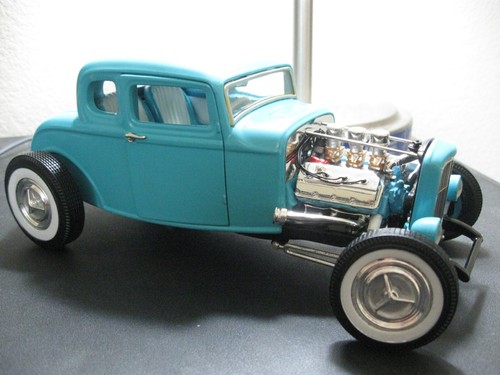 Museum Quality 1932 Ford Hot Rod Coupe 1 of 1 1:18 diecast car - 第 19/24 張圖片