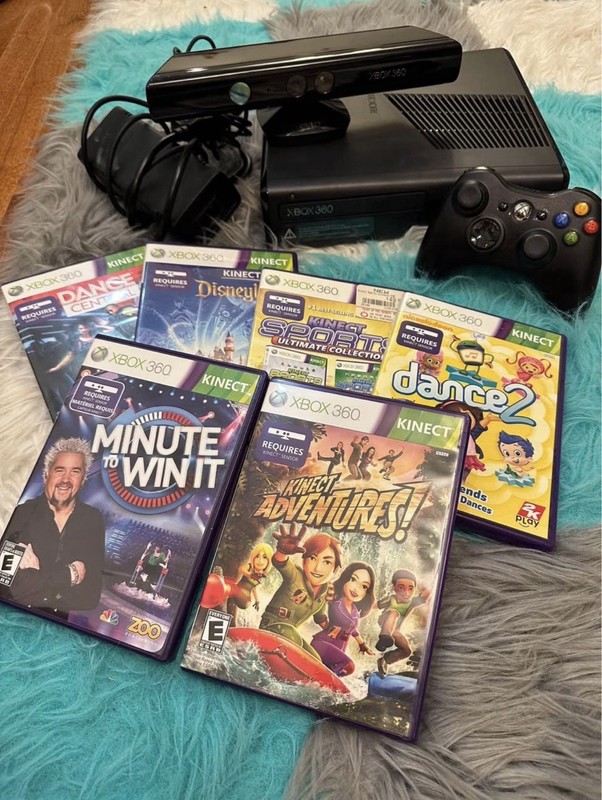 Microsoft Xbox 360 Console Bundle Kinect Sensor Controller & Games. Excellent