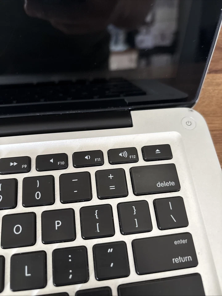 Apple MacBook Pro A1278 - Untested As No Power Supply - Screen A Bit Wobbly (K2) - Image 3 of 4