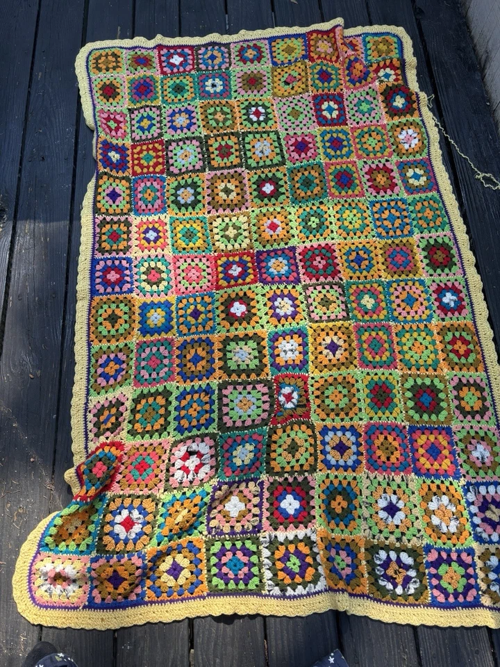 Квадратное одеяло ручной работы для вязания крючком бабушки винтажного стиля для ребенка/малыша ясельного возраста 63 x 36 дюймов - Изображение 3 из 4